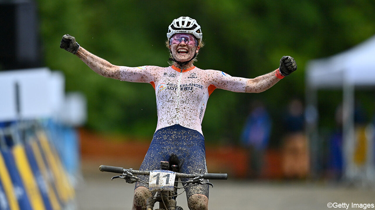 Puck Pieterse Toont Met Europese Titel Dat Ze Ook Op Mountainbike Tot