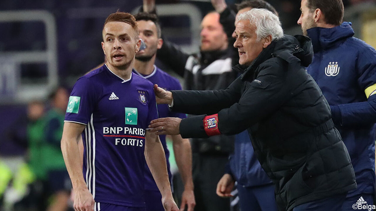 Profvoetballer in België verdient gemiddeld 211.000 euro per jaar | sporza