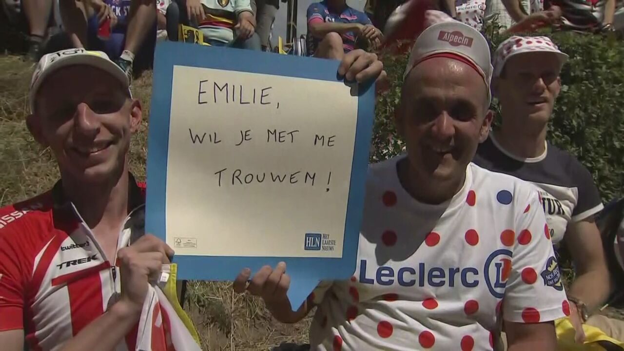 Eerste huwelijksaanzoek van de Tour: "Emilie, wil je met me trouwen