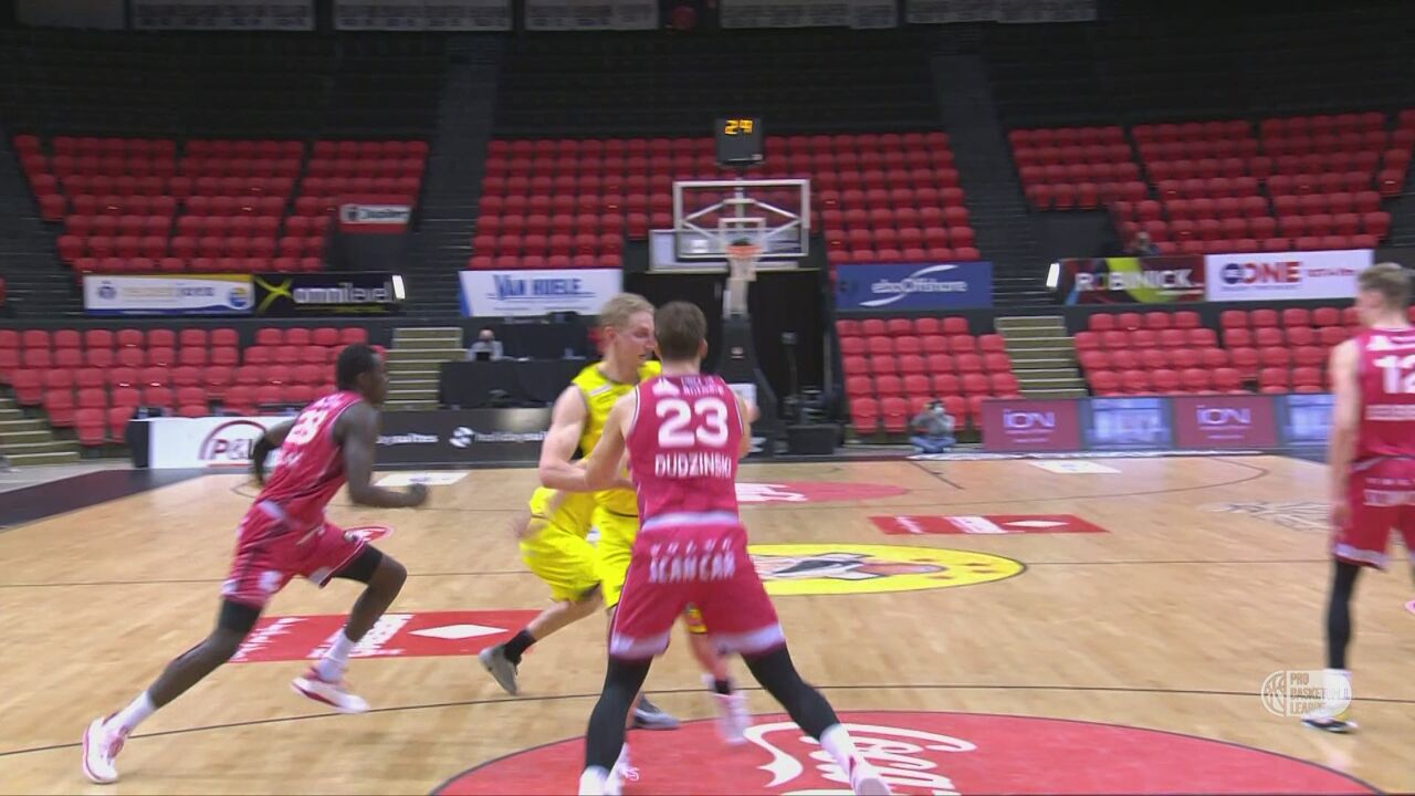 Ruim verslag van heenmatch Oostende Antwerp Giants in de Beker van