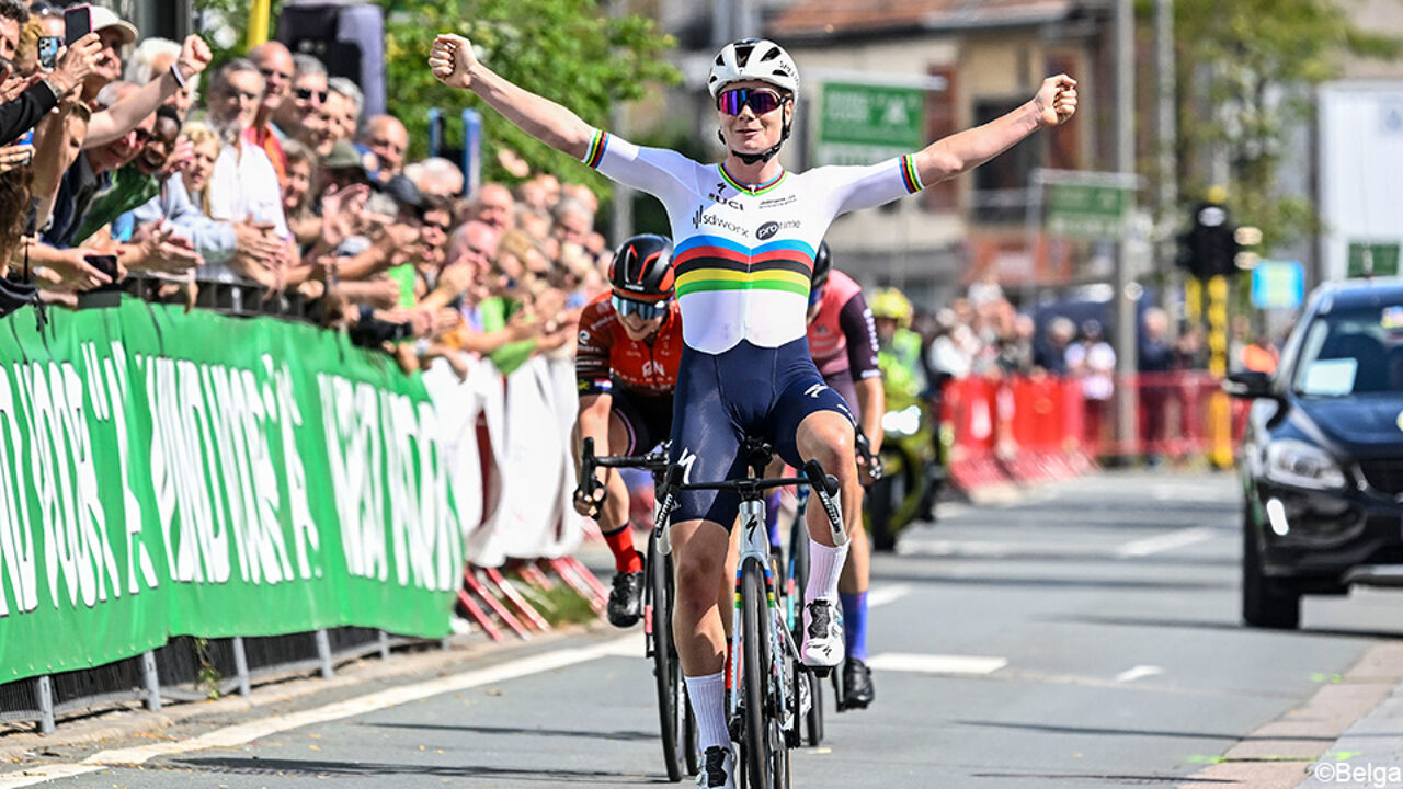 Lotte Kopecky sprint naar eerste zege als wereldkampioene in Schaal ...