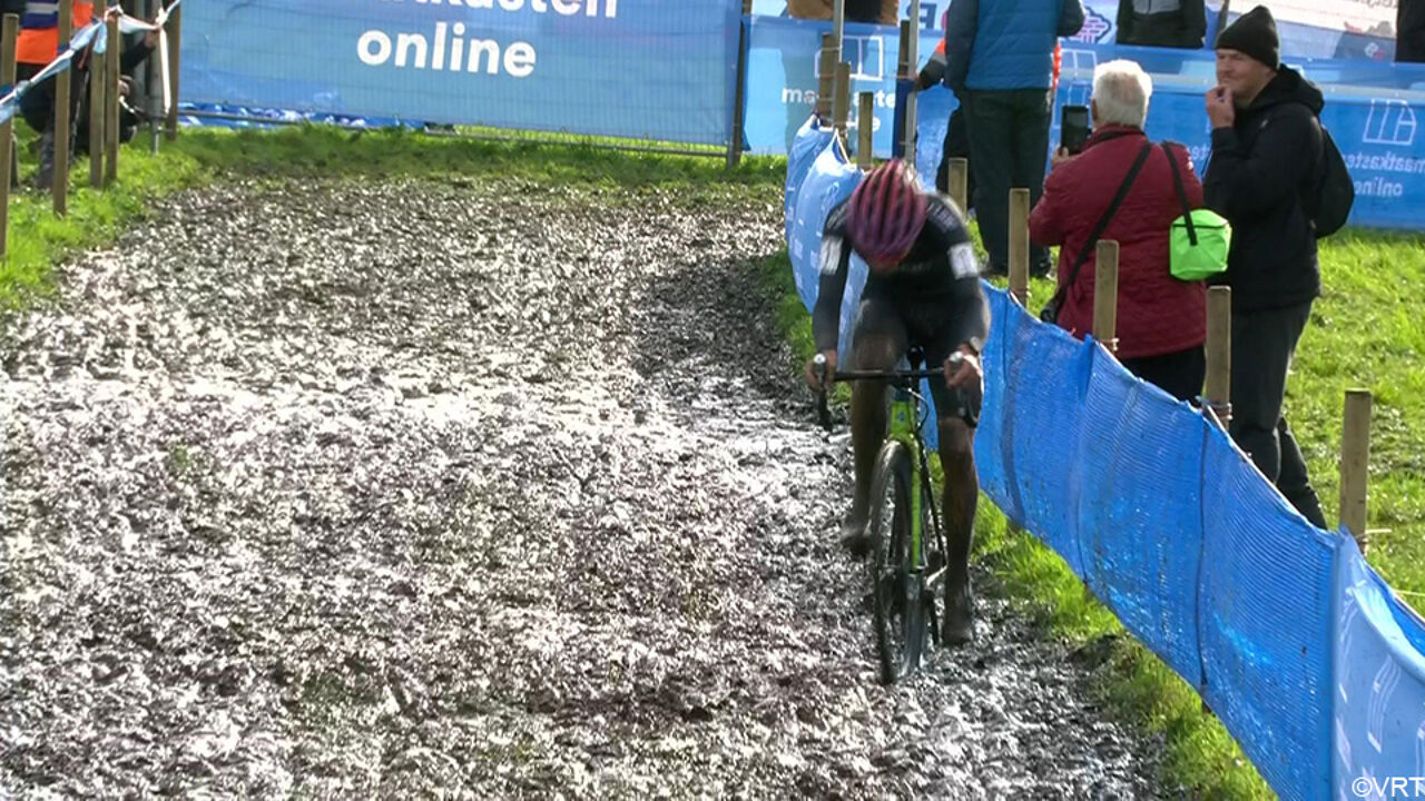 BEKIJK Modderpoel in Koppenbergcross en er is nog meer regen op komst sporza