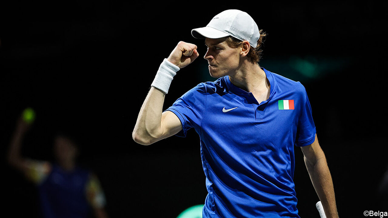 Janic Sinner ha distrutto tre match point di Novak Djokovic portando l'Italia alla finale di Coppa Davis.