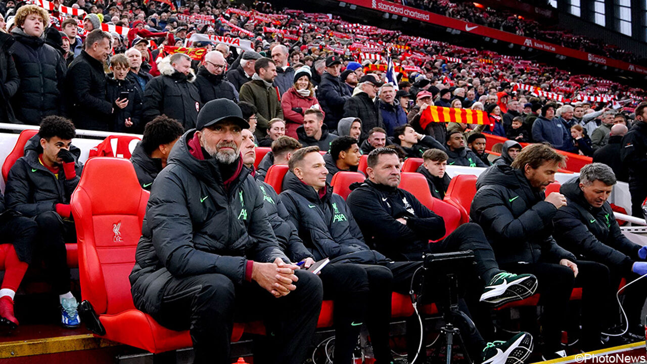 Jurgen Klopp critica la mancanza di atmosfera ad Anfield: “Dai il tuo biglietto a qualcun altro”