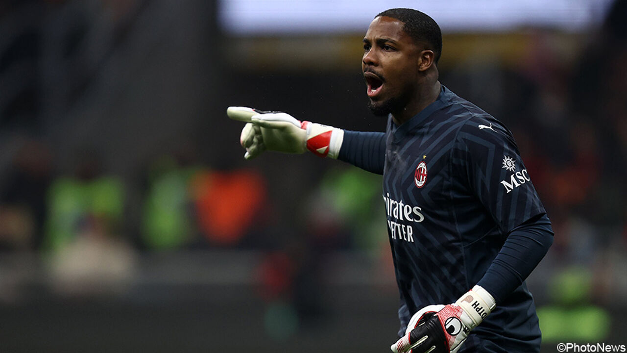 The Milan goalkeeper left the field after racist chants, and the match was stopped for 10 minutes