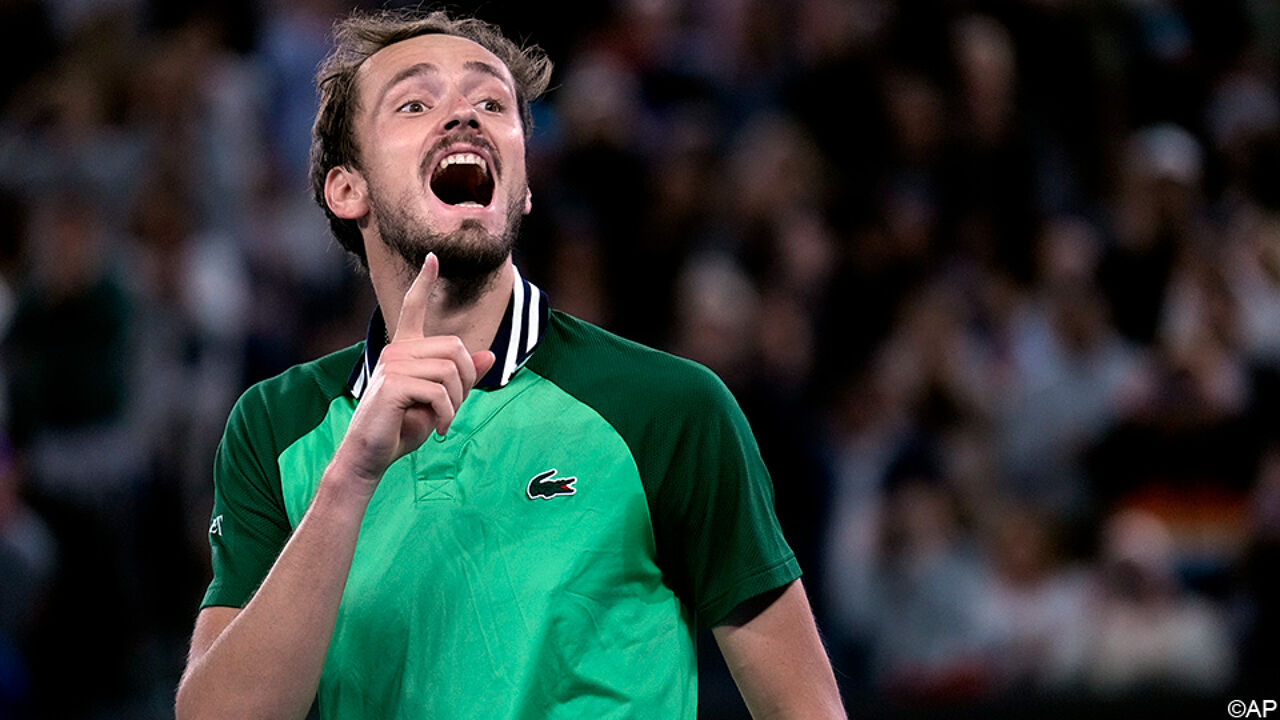 Daniil Medvedev reaches the Australian Open final for the third time after his comeback against Sasha Zverev