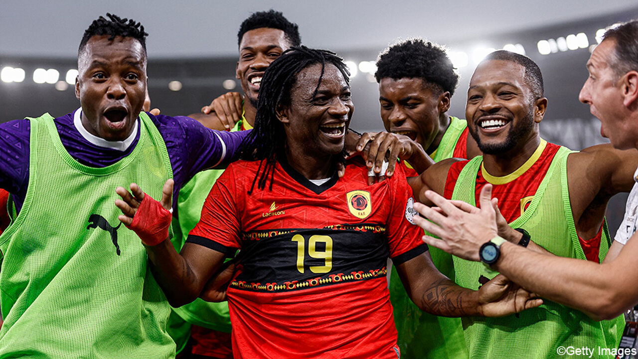Angola qualifies for the quarter-finals of the African Cup of Nations, and Nigeria also qualifies after its victory over Cameroon