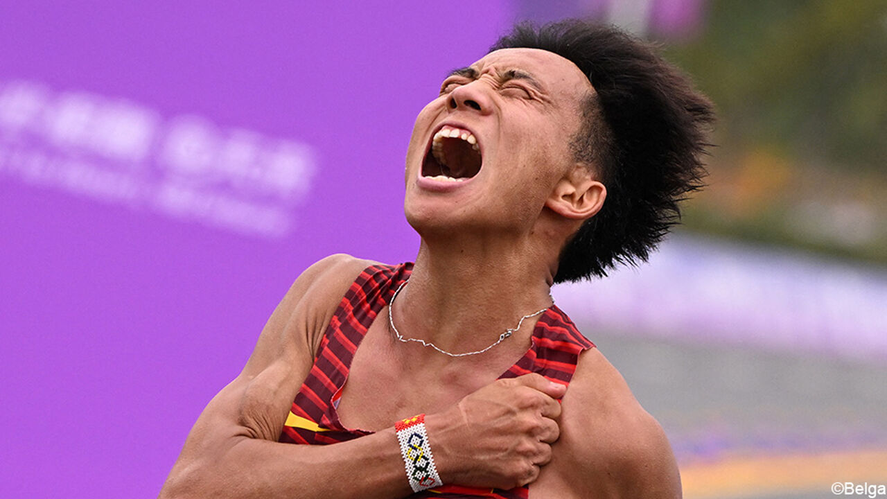 Gedaan met lachen: Chinese winnaar halve marathon Peking en Afrikanen ...