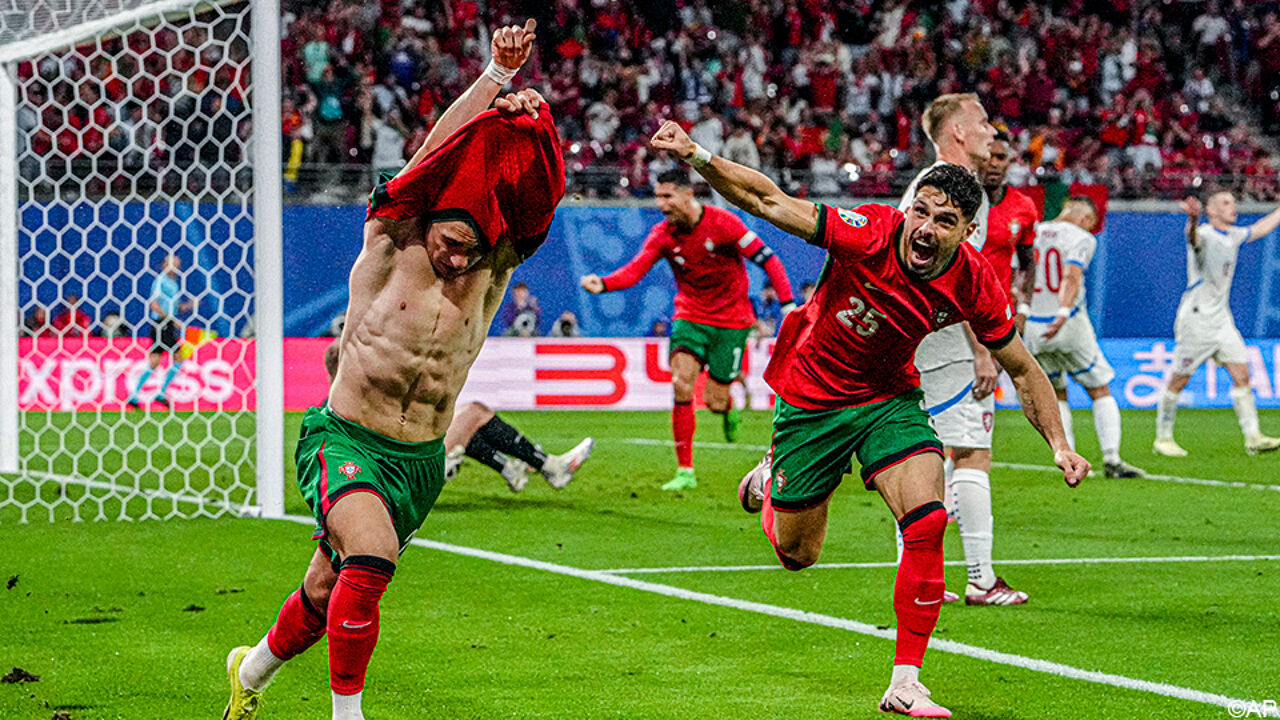 Golden substitutions from Roberto Martinez give Portugal a hard-fought victory towards the Czech Republic within the 93rd minute