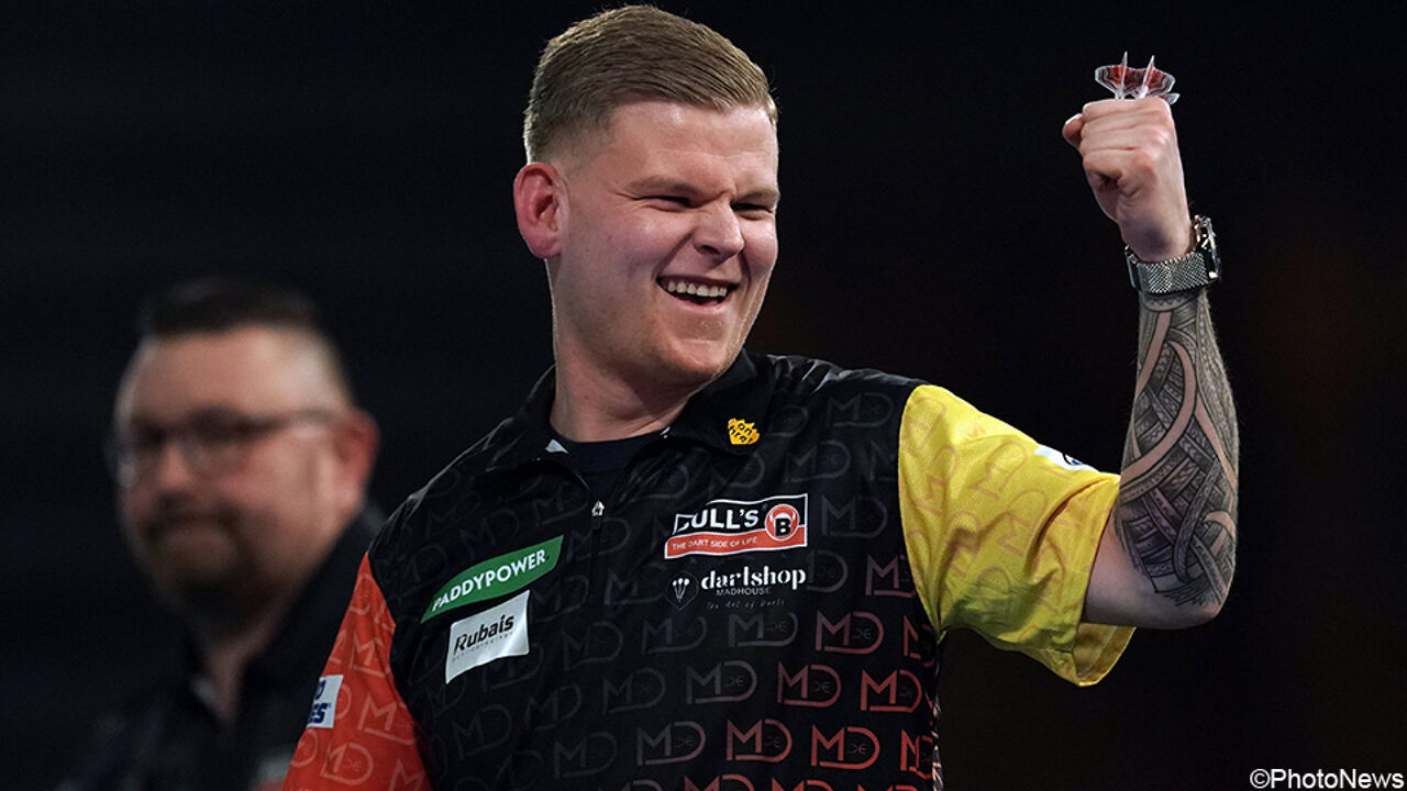 Mike De Decker sconfigge Dimitri van den Berg in uno storico scontro belga e raggiunge la finale del Gran Premio del mondo