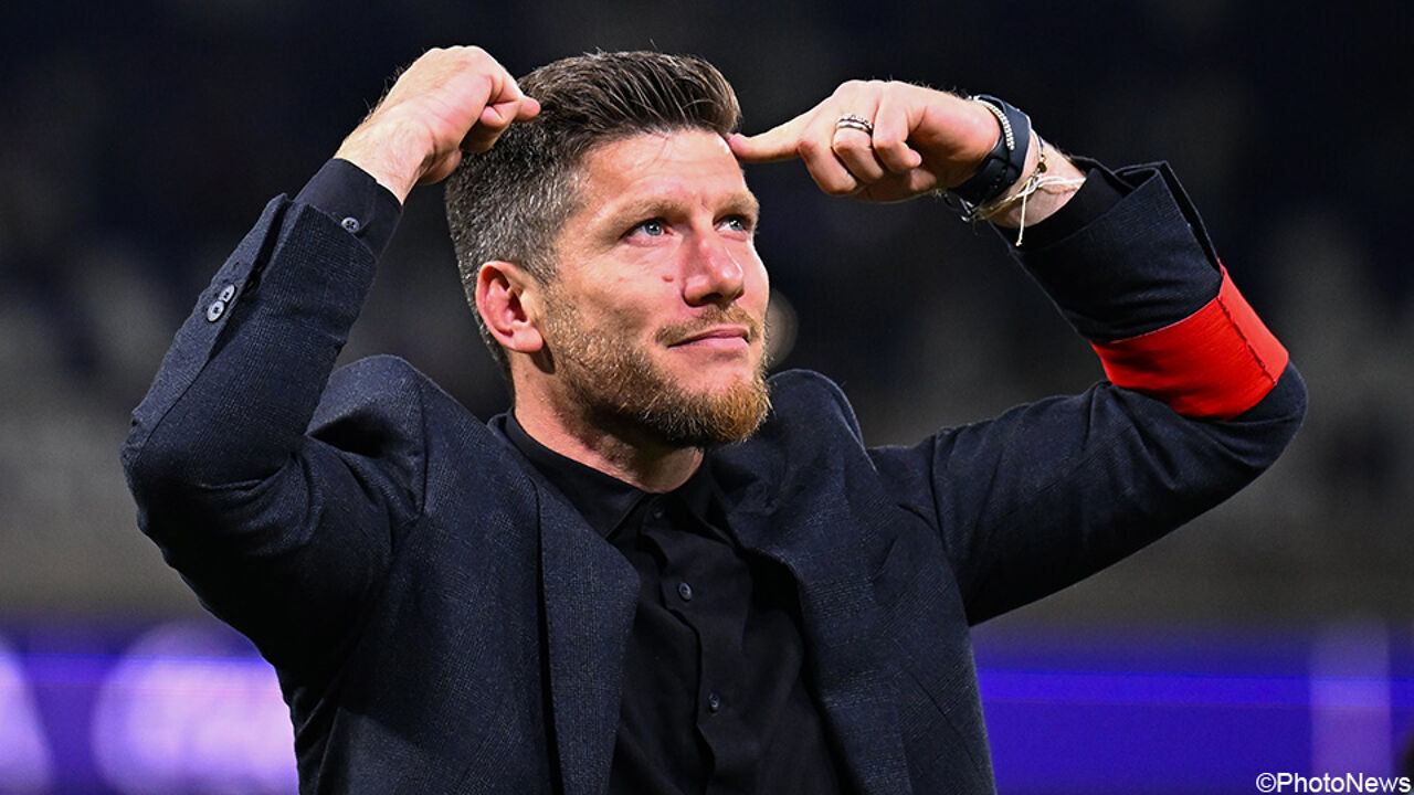 "Ik heb hem heel hoog zitten": Vanhaezebrouck steekt loftrompet voor "maniakale" coach Sébastien Poc