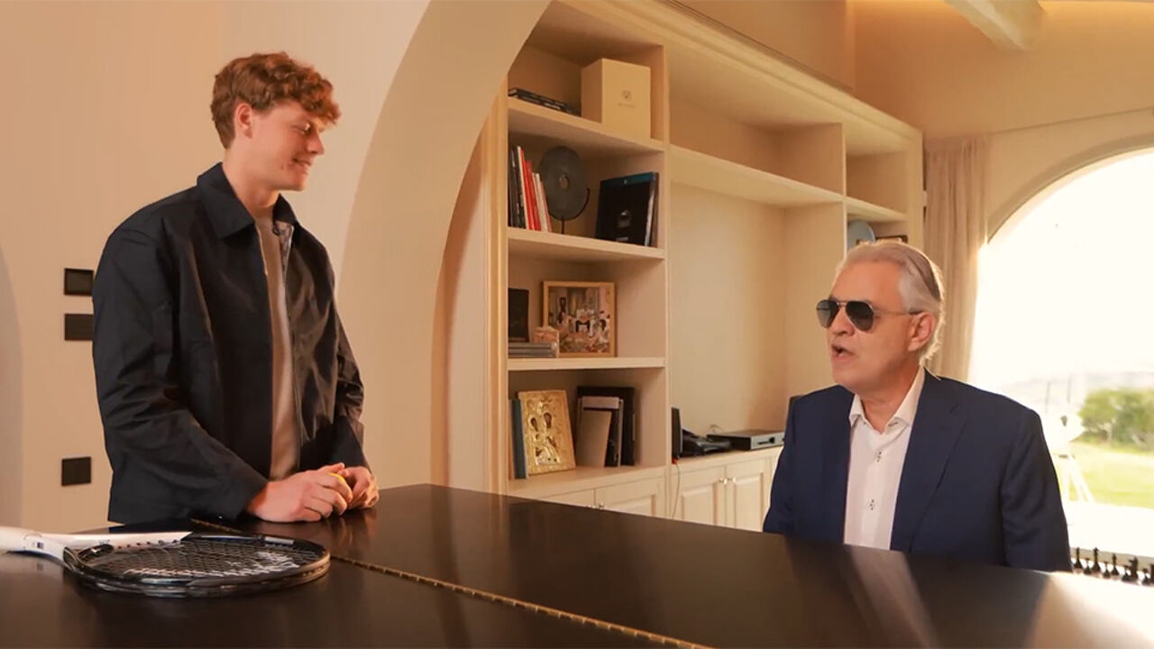 制作のキャリアスイッチ？ Jannik Sinnerがビデオクリップに登場します。イタリアの歌手Andrea Bocelli