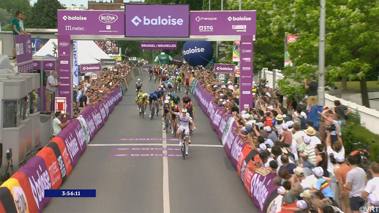Tim Merlier kroont zich tot sprintkoning van Baloise Belgium Tour na