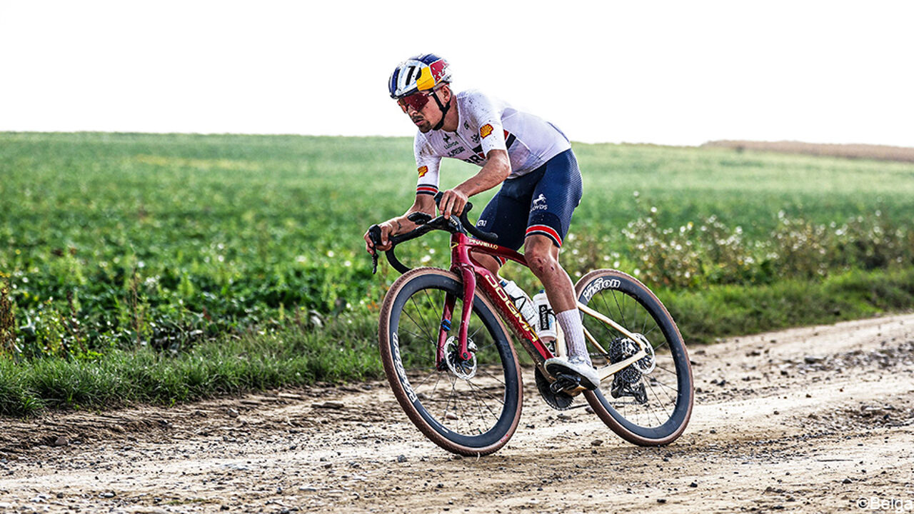 Zien we Tom Pidcock volgend seizoen terug in het veld? 