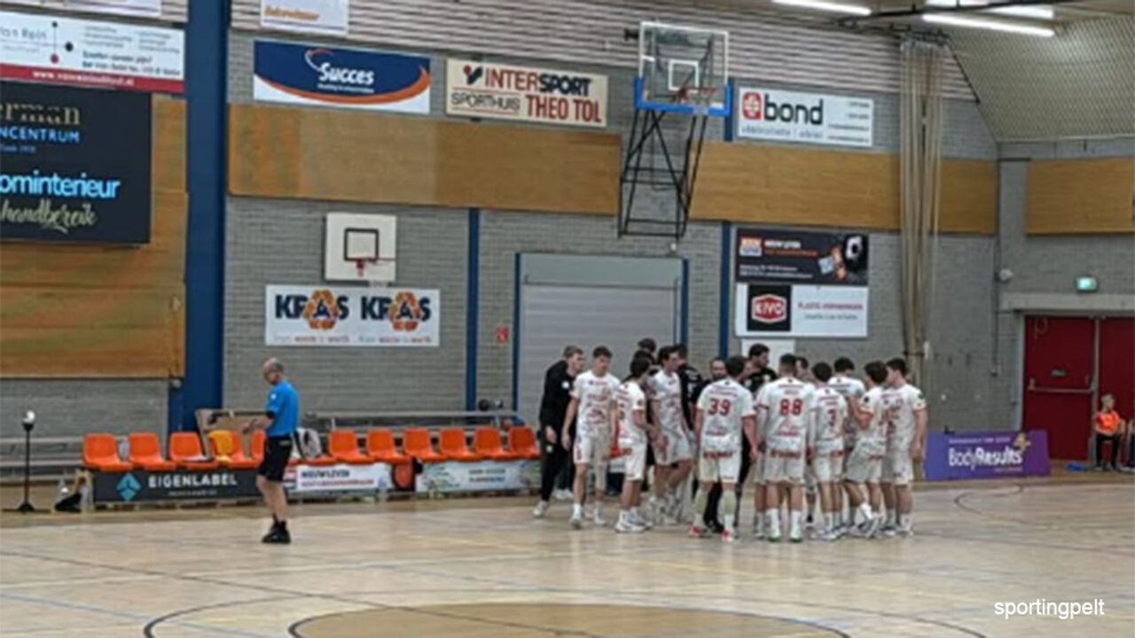 Pelt wint de topper tegen Volendam en verstevigt tweede plaats