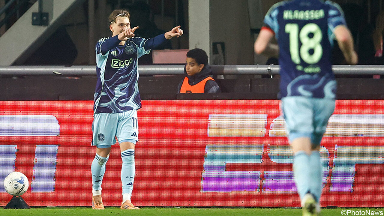 Mika Godts scoort, maar ziet zegereeks van Ajax ook eindigen in Nijmegen