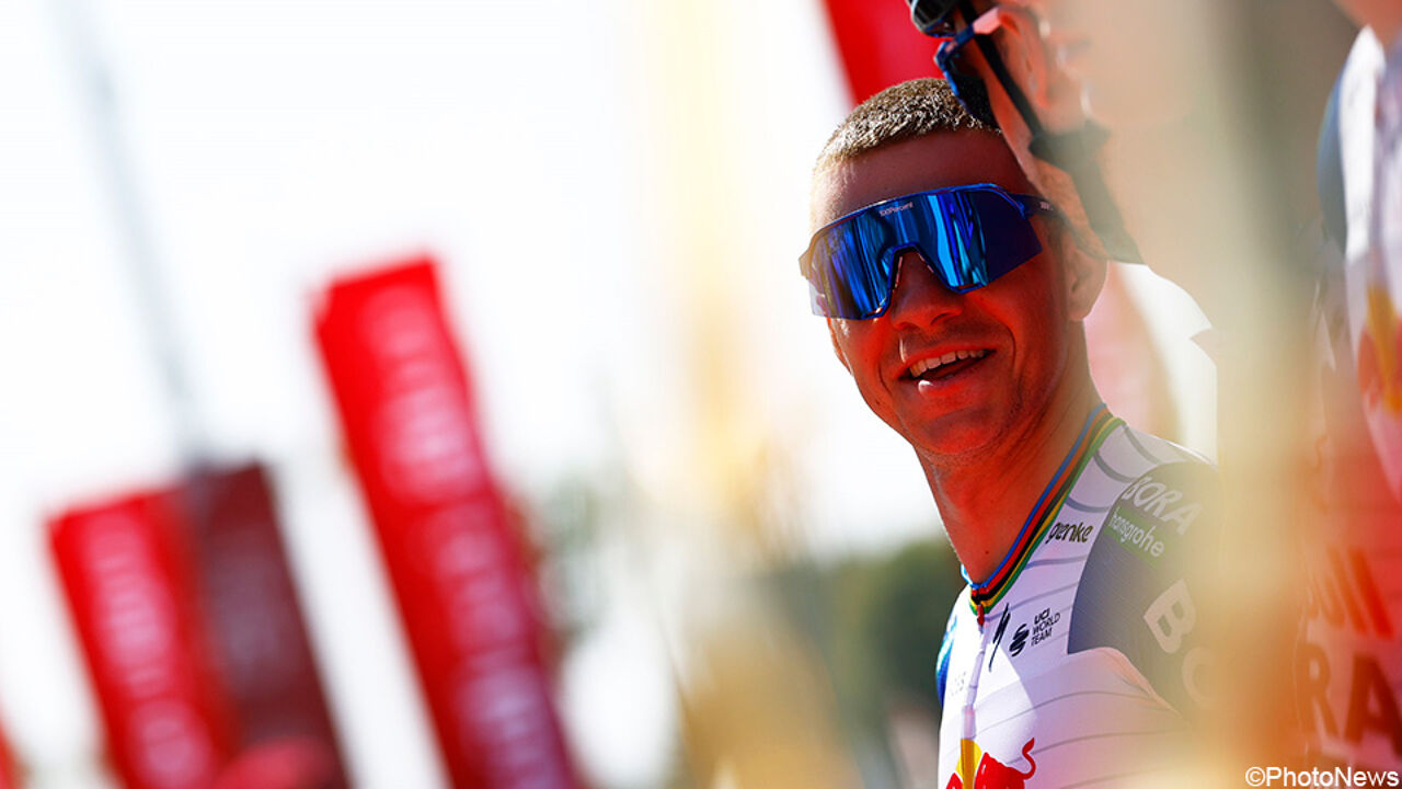 Remco Evenepoel blijft rustig na tik in de UAE Tour: 