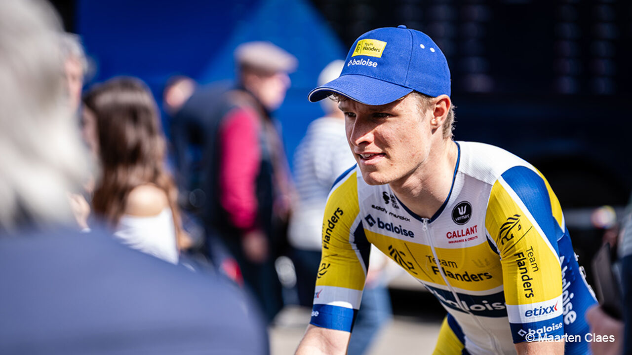 Lopersknie dwingt sprintrevelatie Tom Crabbe om punt achter seizoen te zetten