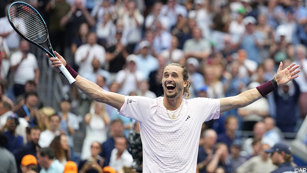 Hij stond al klaar voor volgend punt ... en dan besefte Zverev dat hij US Open had gewonnen: 